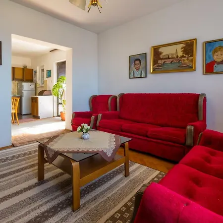 Nada Apartment *
